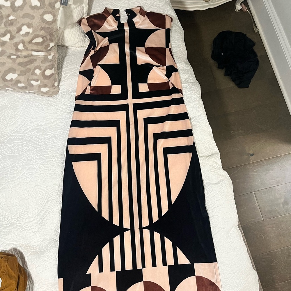 Maeve maya ruched velvet dress Black and Brown Geometric Maxi Dress - Picture 2 of 2